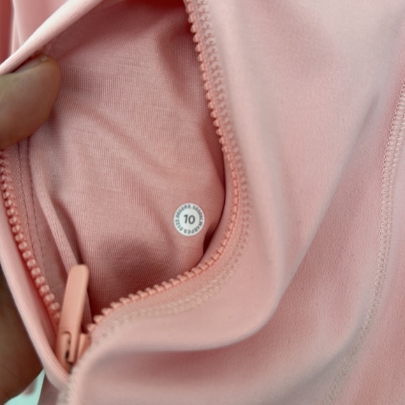 Lululemon define hooded jacket - Nulu fabric. - Picture 5 of 7
